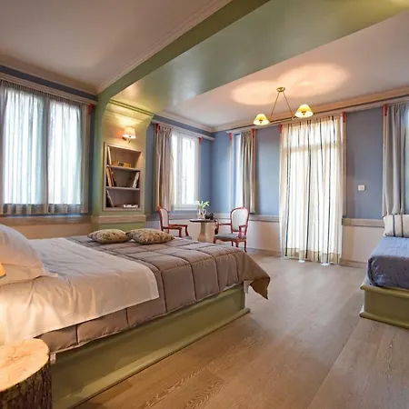 Puppet * Corfu (city)